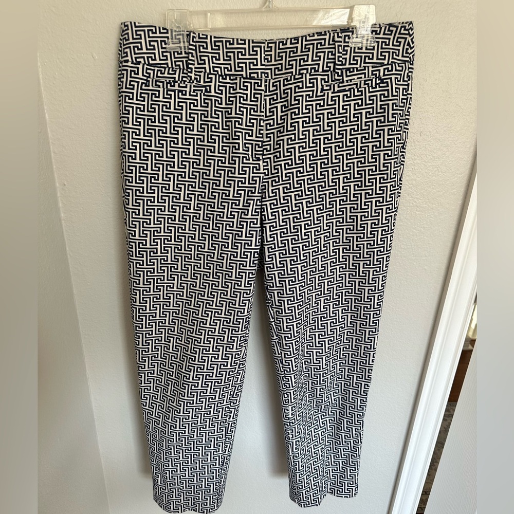 LOFT Women’s Geometric Navy and White Pants size 8